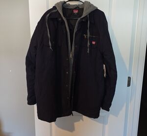 Wrangler Black Men's Hooded Performance Jacket with Gray Liner (42-44)